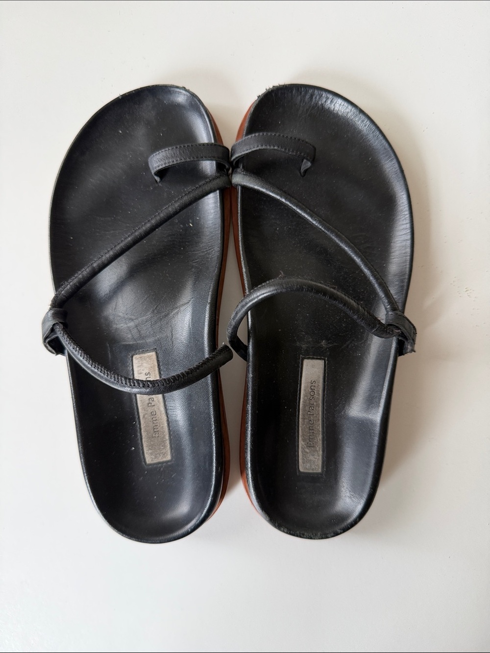 Black Minimal Leather Toe-Loop Sandals